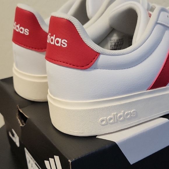 Adidas Men's 7.5, Women's 8.5 White and Red Streettalk - Picture 3 of 10